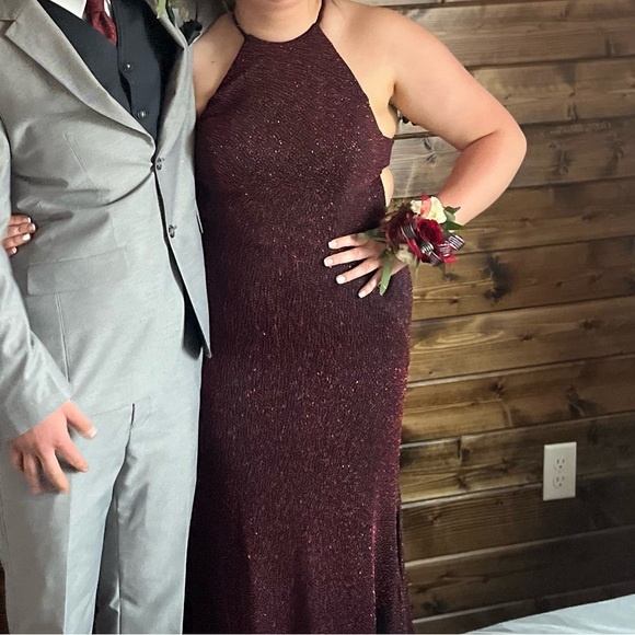 Prom dress - Picture 2 of 4